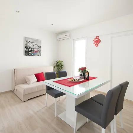 Daire Bonus And Private Parking