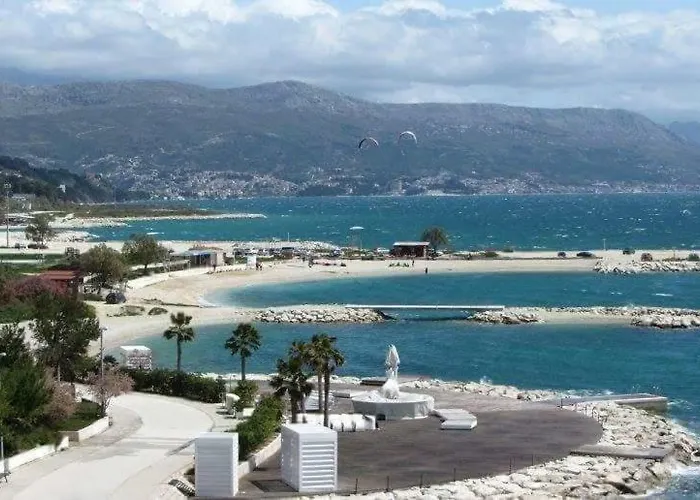 Bonus And Private Parking *