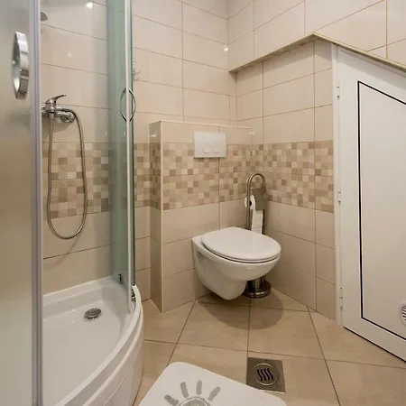 Apartment Bonus And Private Parking *