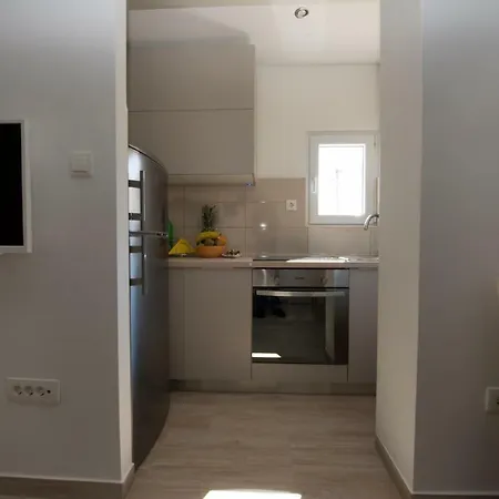 Bonus And Private Parking Apartment