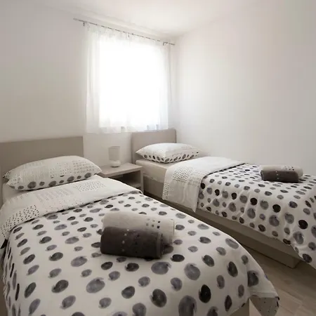 Apartment Bonus And Private Parking Split