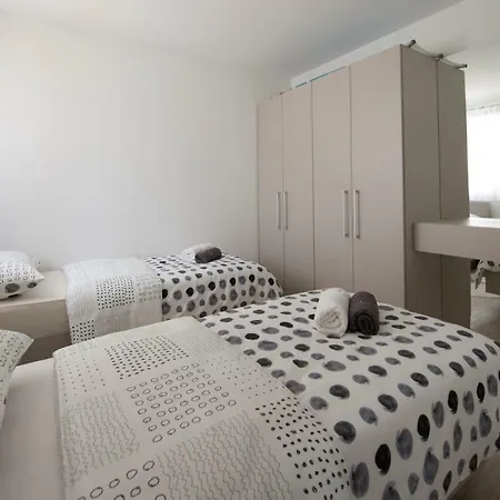 Apartment Bonus And Private Parking