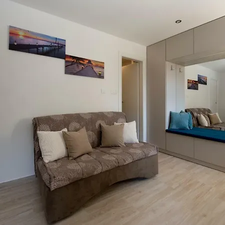 Apartment Bonus And Private Parking *